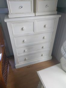 Pine chest of drawers