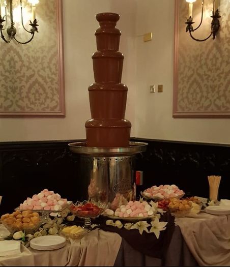 Chocolate Fountain Giles & Posner