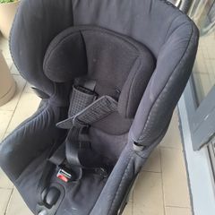 Maxi-Cosi Axiss car seat