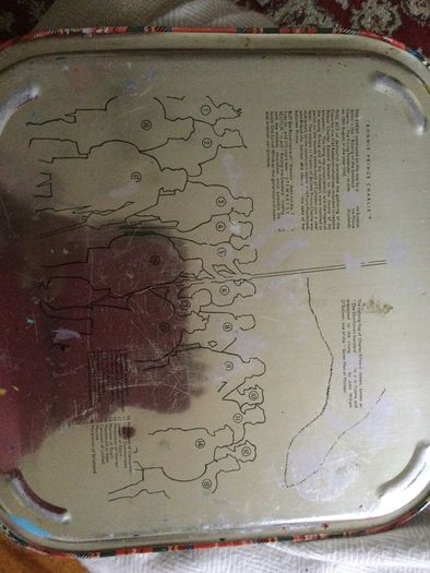 Vintage Scottish tray with scenes from Dundee. Old Scots Whiskey from Dundee.