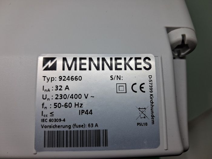 Postage - Mennekes - 924660 AMAXX IP44 32A  Wall Socket