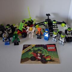 Lego classic space M-tron Blacktron 2 bundle with Minifigures