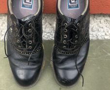 Golf shoes
