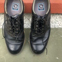 Golf shoes