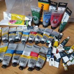 Artist Paints job lot