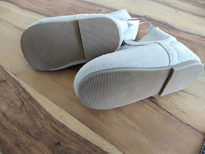 Baby Gap shoes 6-12
