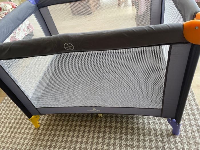 Travel cot