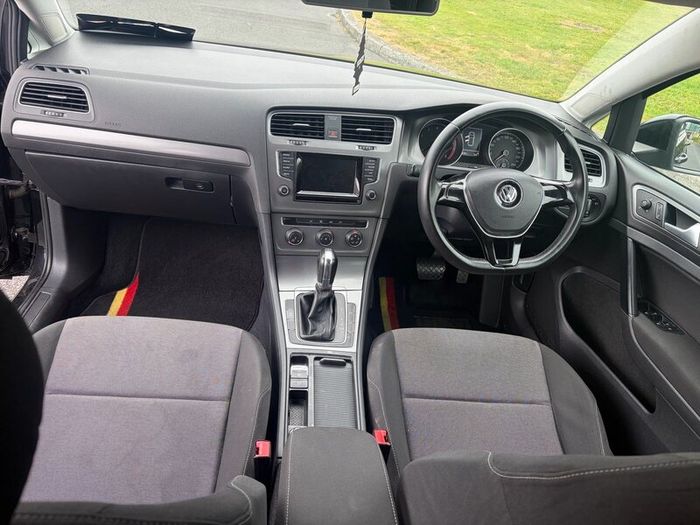 Volkswagen Golf - Automatic Petrol