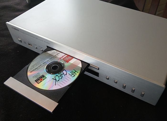 Yamaha CD-S300 CD Player