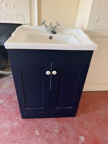 Vanity unit navy and white