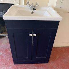 Vanity unit navy and white