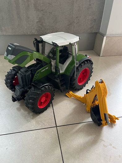 BRUDER Fendt tractor AND digger arm
