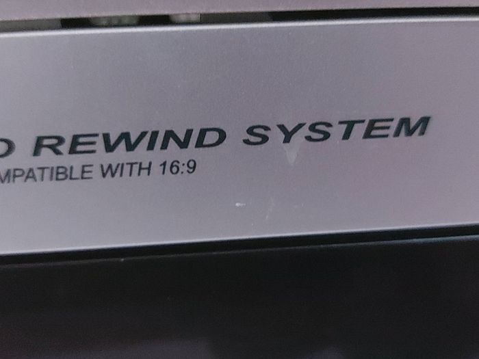 DAEWOO VHS Player, Silver, Model No. ST220PI, in excellent condition, seems to be working fine
