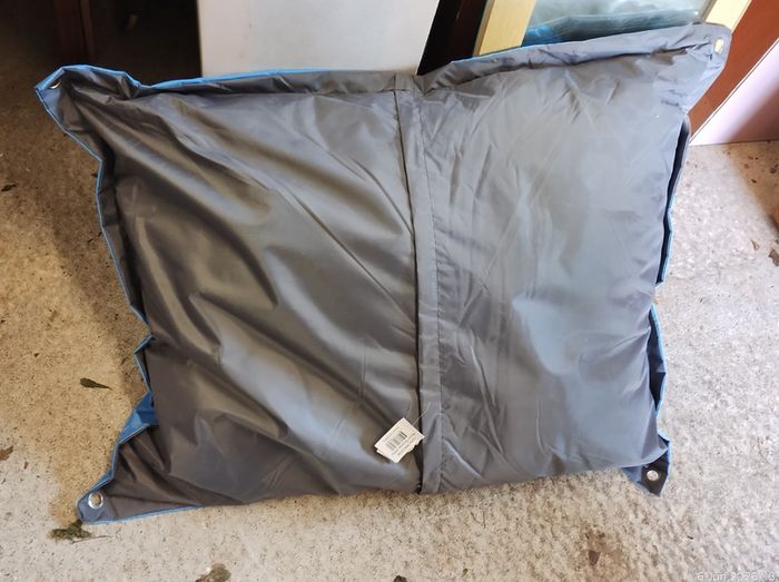 Waterproof Dog bed, unused (26200)