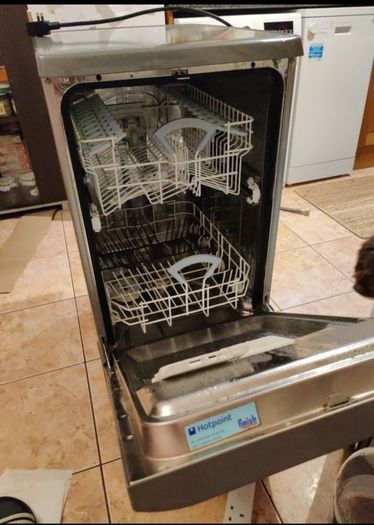 Hotpoint Ultima Super Silent Dishwasher