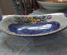 Maling Ware Boat Shapped Bowl