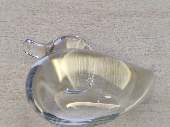 Duck figurine from the Swedish glassworks Reijmyre.