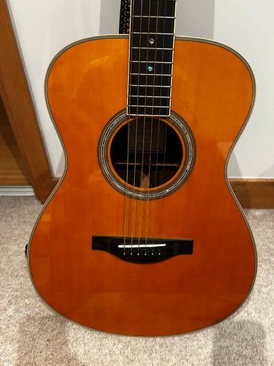Yamaha LS-TA TransAcoustic Guitar - Excellent Condition