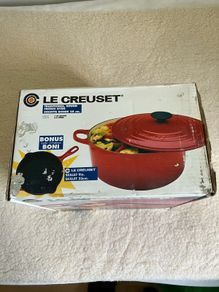 Le creuset casserole dish with lid and skillet pan