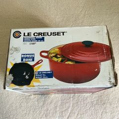 Le creuset casserole dish with lid and skillet pan