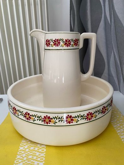 ceramic vintage wash bowls & matching pitchers