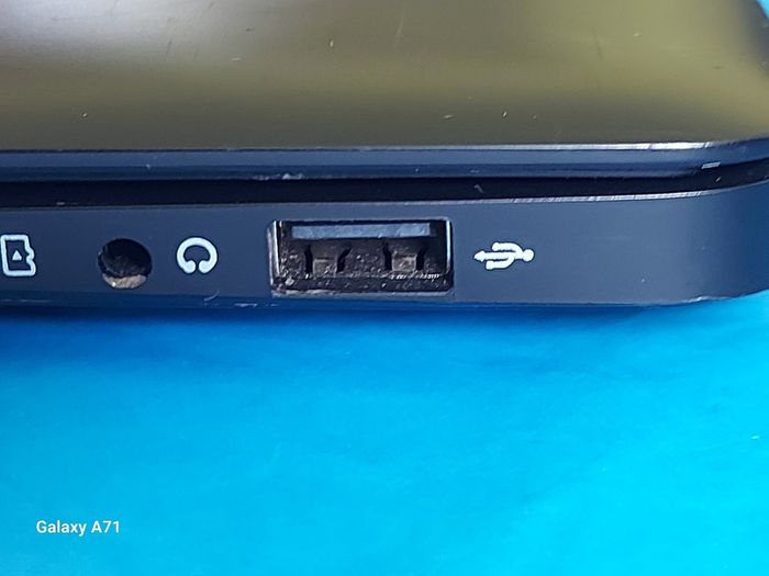 ACER Aspire ES 13 Model ES1-331-C7Z3. 4GB Ram, 32GB HDD, Windows 8, Intel Celeron CPU N3050, 1.6GHz. Chrome, VLC, etc