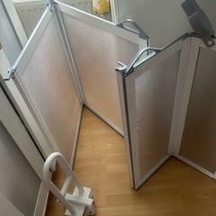 Folding shower screen, and safety grab bar