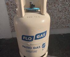 Patio gas bottle (full)