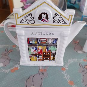 English life teapot Antiques