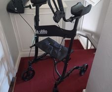 Upright Rollator with forearm support