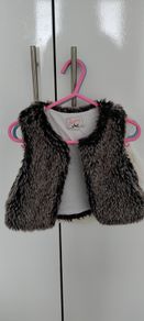 Sleevless coat for 2-3y girl
