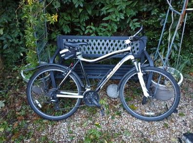 Raleigh Chinook Men's Hybrid Bike  Front Suspension & Mudguards