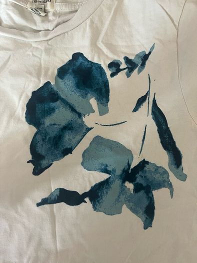 River island cream tshirt with blue printed flower design