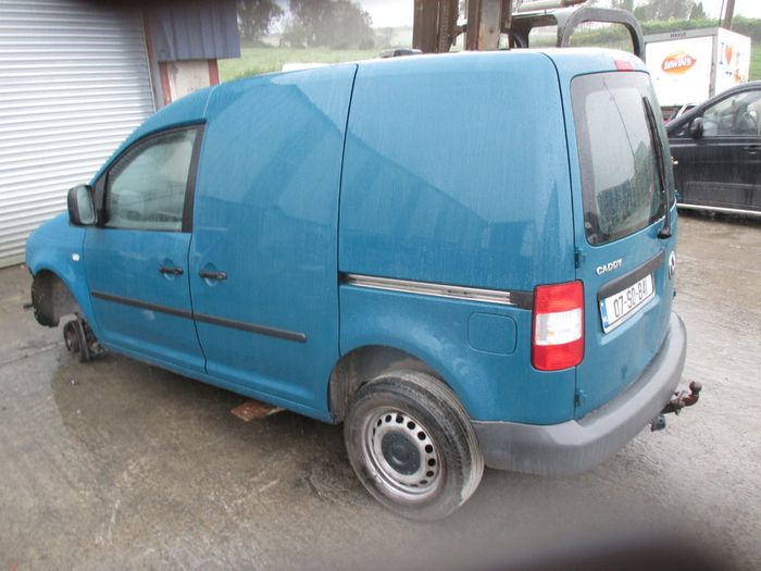 vw caddy 1.4 petrol 7 seater BREAKING