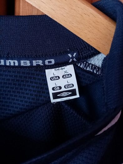 NEW. West Bromwich Albion training top, polo shirt. 06/07. Vintage 2006-07 UNWORN NEW WITH TAG . Size L Large. genuine Umbro WBA football training polo shirt top baggies premiership.