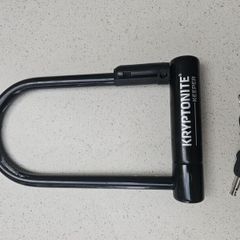 Kryptonite Keeper D-Lock and Cable with Keys