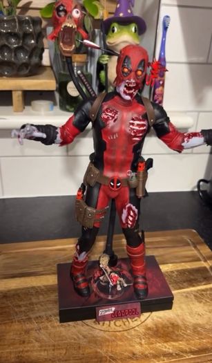 Hot toys Zombie Deadpool