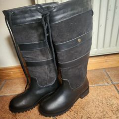 Country boots