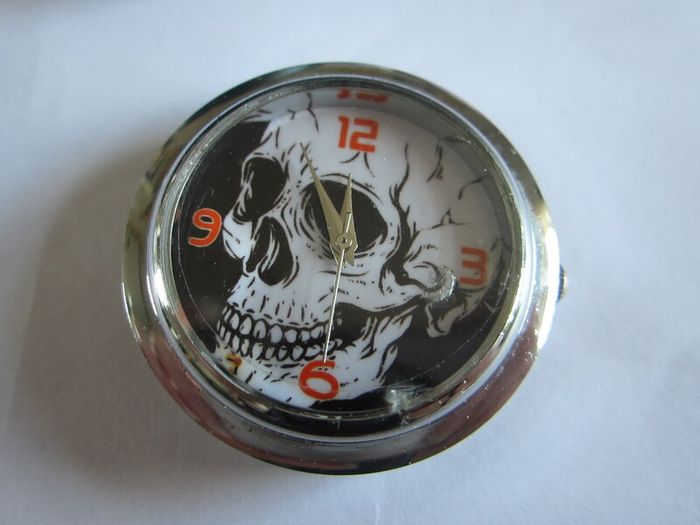 Slap-on Watch - Black Rubber Band with Skulls