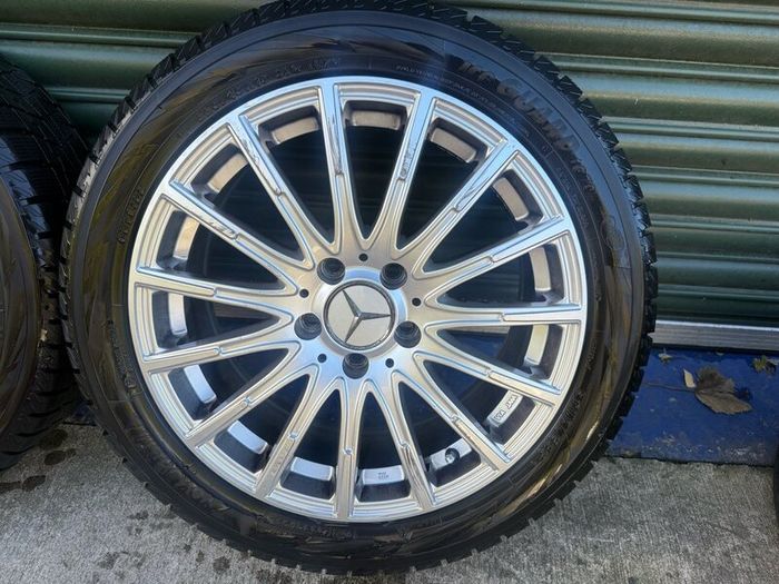 Mercedes 17 alloys brand new tires