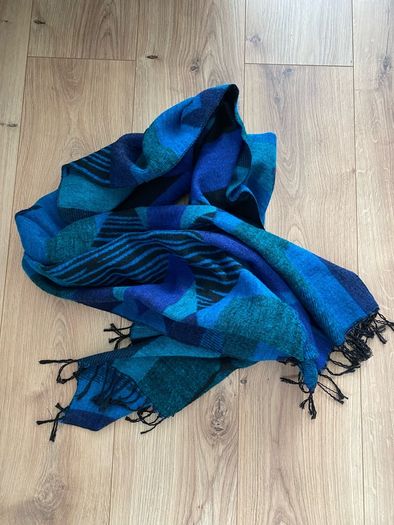 Retro scarf