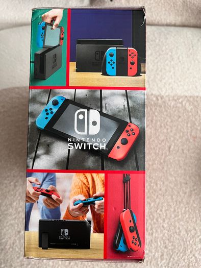 Nintendo Switch Bundle - Pristine V2 (4 Joycons + Mario Kart + 512GB)
