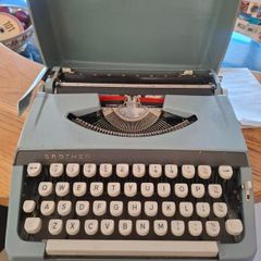 old type  writer