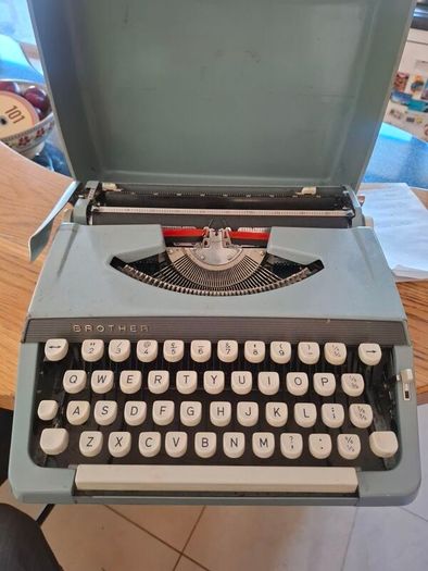 old type  writer