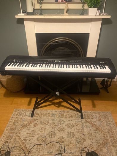 SDP-4 Gear4music keyboard