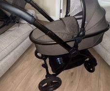 Egg 3 stroller and pram in chocolate