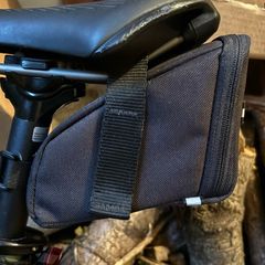 Saddle bag, puncture repair kit & pump