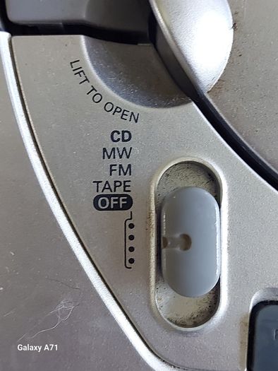 PHILIPS CD Radio Cassette Recorder Model AZ1008, Radio is excellent, great volume, CD Tape not working