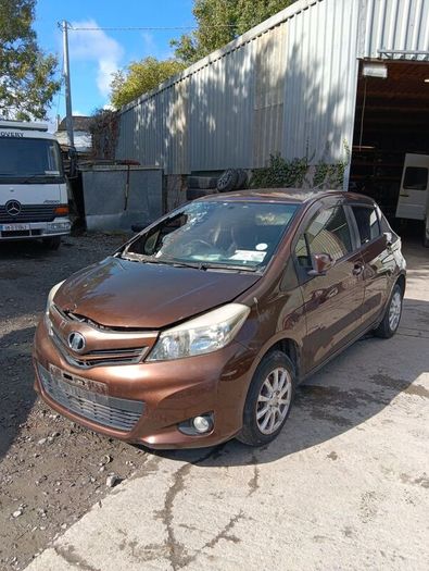 Breaking Toyota vitz 2014 petrol