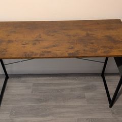 Table for a laptop/pc using